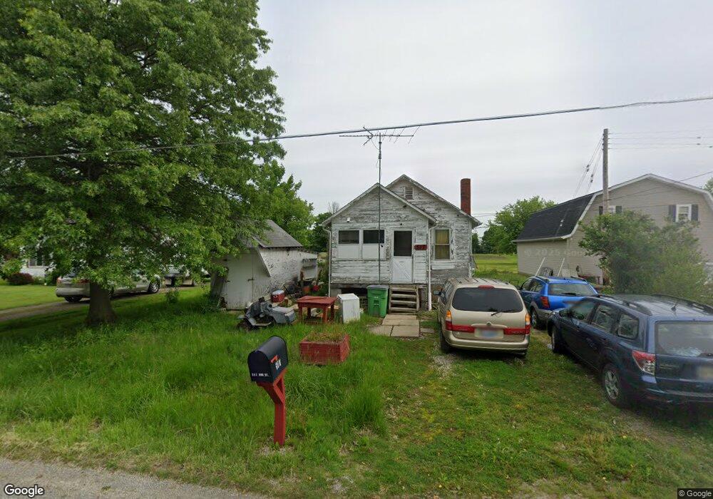 517 Oak St, Jefferson, OH 44047 - photo 1