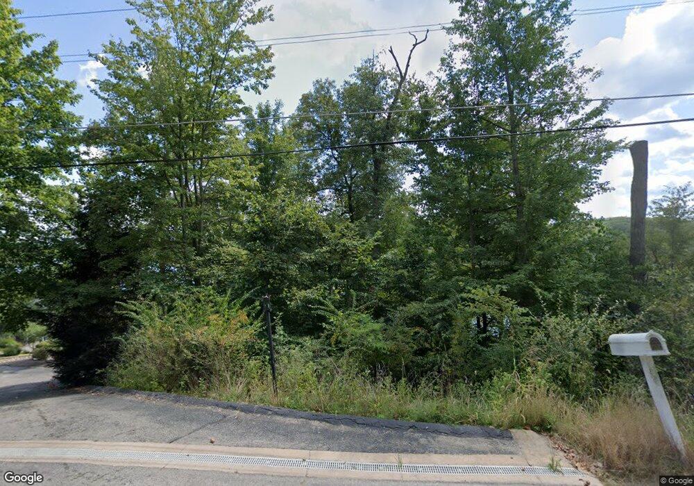 11471 W Grandview Dr, Columbus, IN 47201 - photo 1