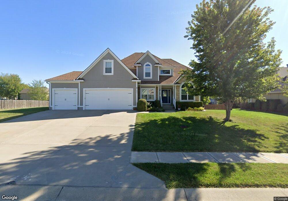 903 Dogwood Dr, Raymore, MO 64083 - photo 1