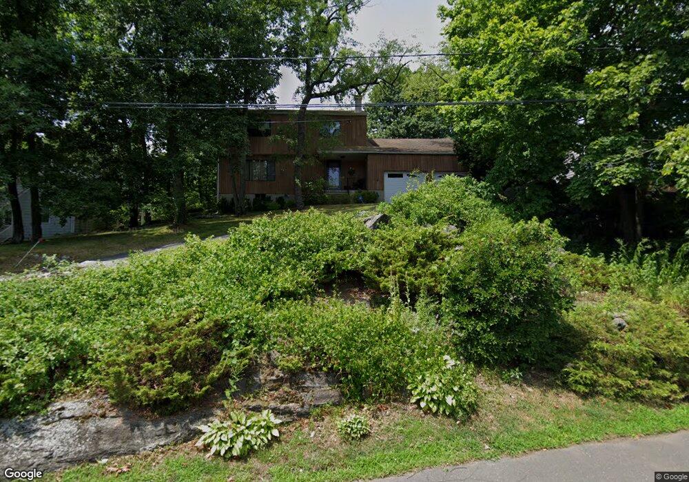 27 Greenway Dr, Greenwich, CT 06831 - photo 1