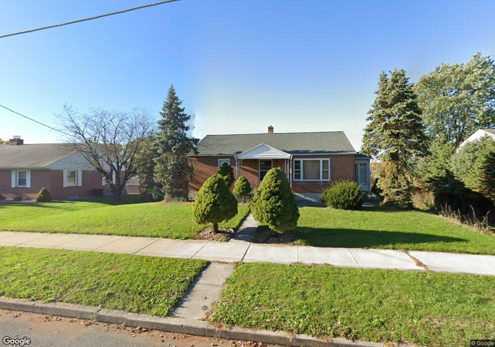 915 E Maple St, Palmyra, PA 17078 - photo 1