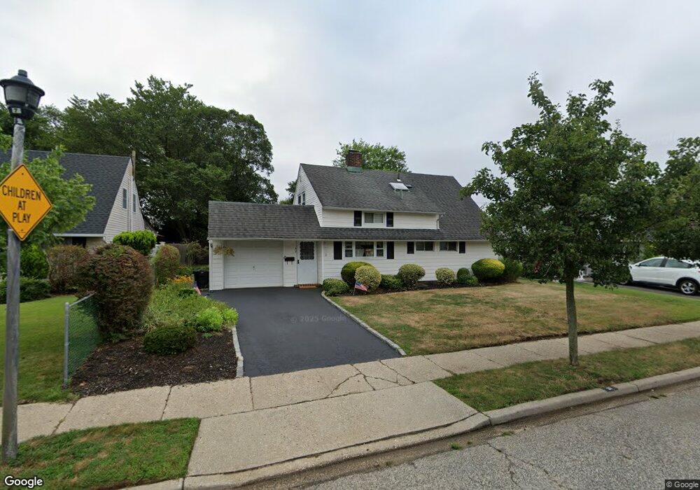 37 Shotgun Ln, Levittown, NY 11756 - photo 1