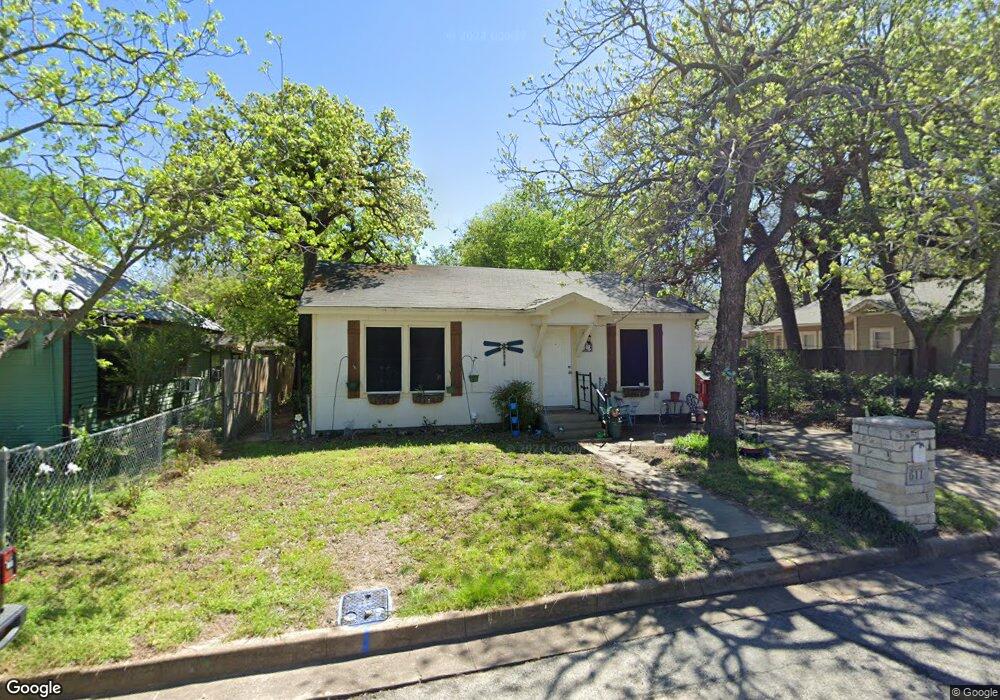 611 W Bridge St, Weatherford, TX 76086 - photo 1