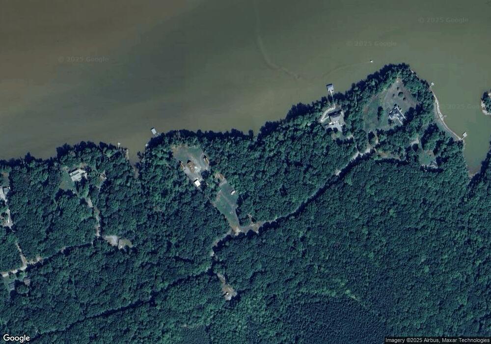 921 Riverview Ave, Buffalo Junction, VA 24529 - photo 1