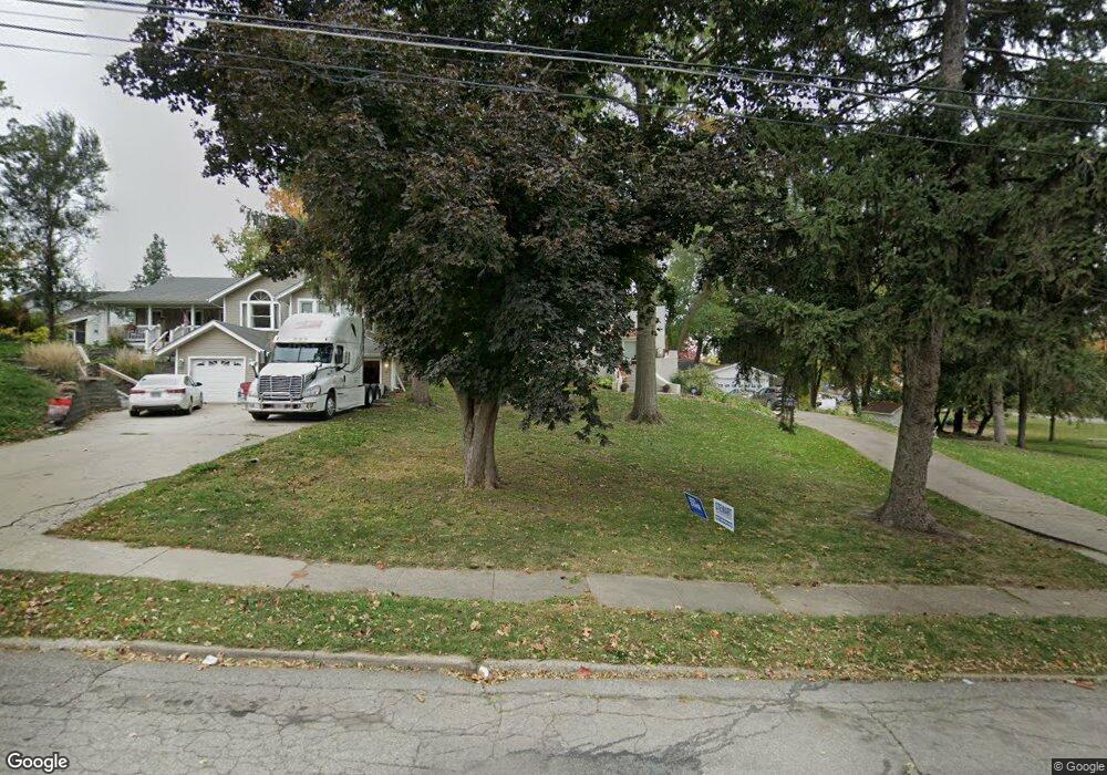 321 W 9th St S, Newton, IA 50208 - photo 1