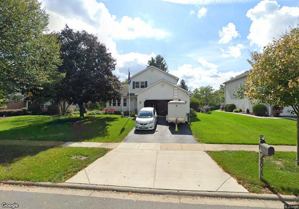 2021 Honey Locust Dr, Algonquin, IL 60102 - photo 1