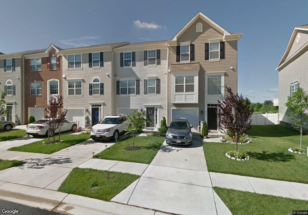 8510 Stansbury Lake Dr, Baltimore, MD 21222 - photo 1