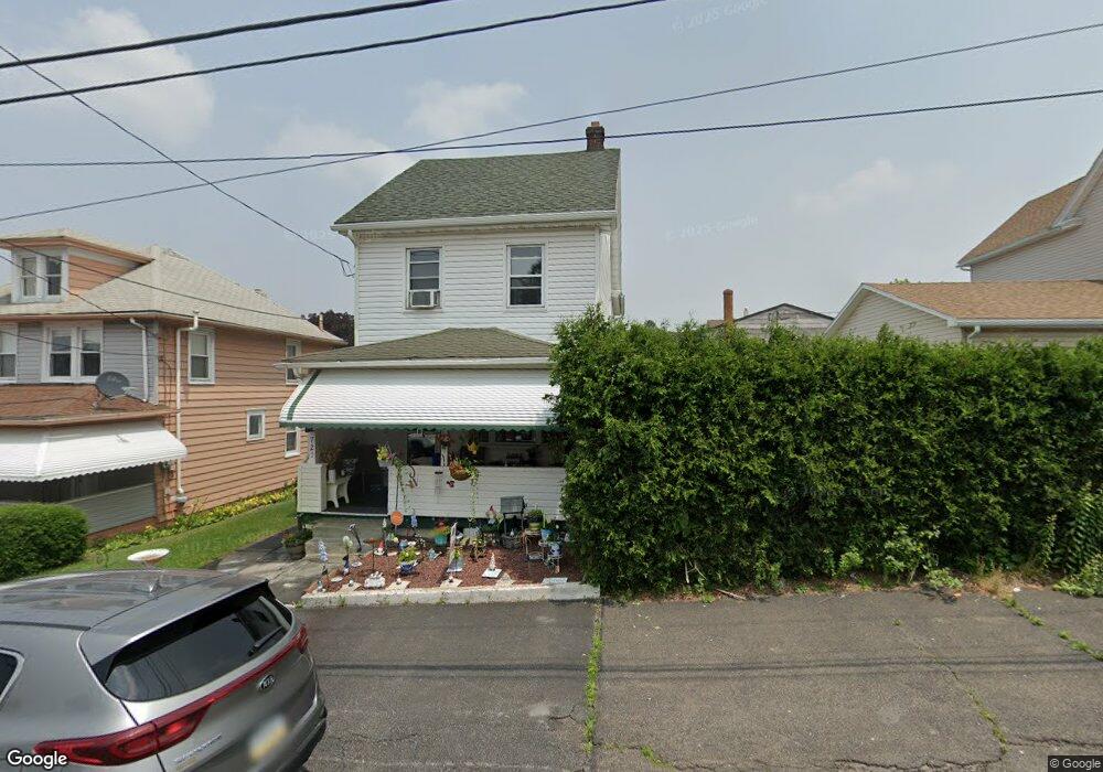 725 Carson St, Hazleton, PA 18201 - photo 1