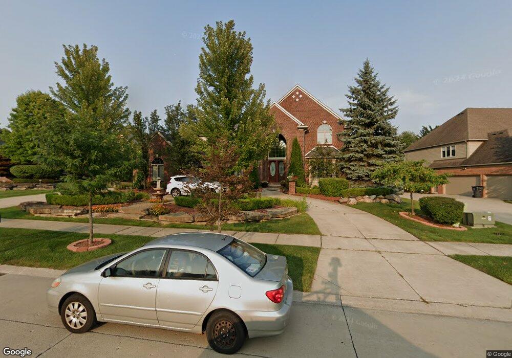 4920 Adams Pointe Ct, Troy, MI 48098 - photo 1