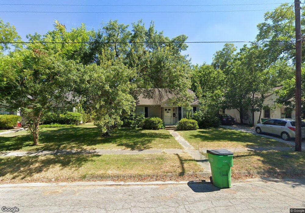 1324 E Garnett St, Gainesville, TX 76240 - photo 1