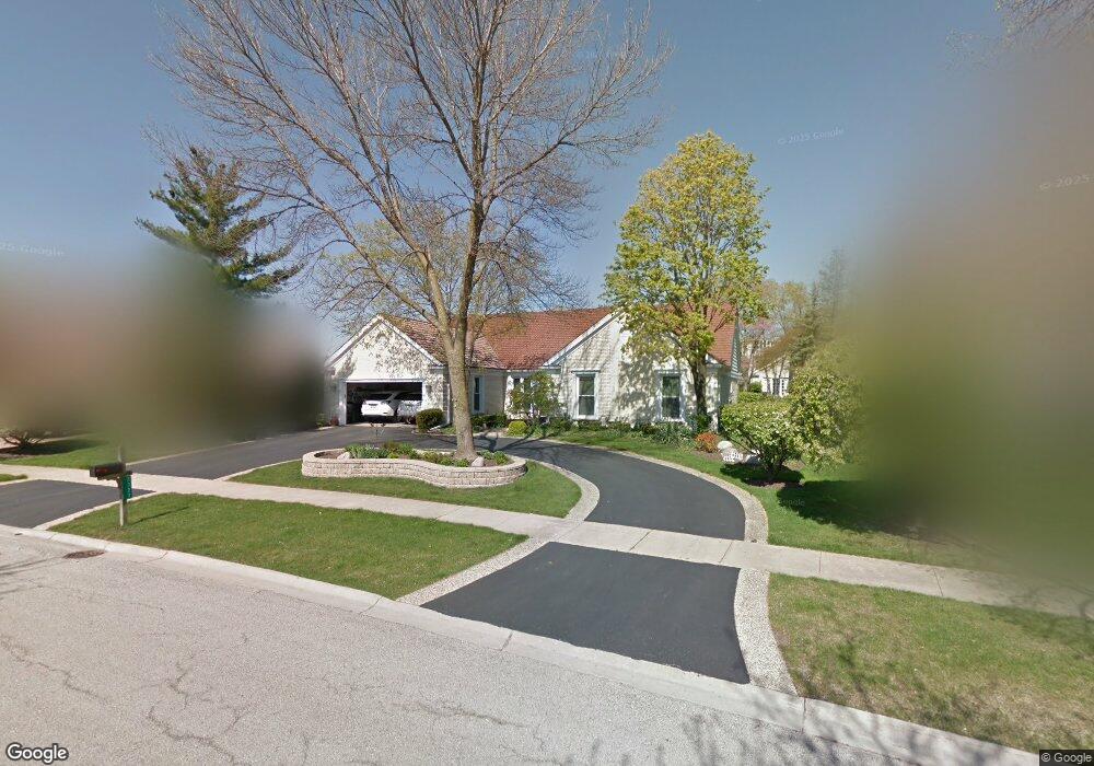 2327 Mohawk Ln, Glenview, IL 60026 - photo 1