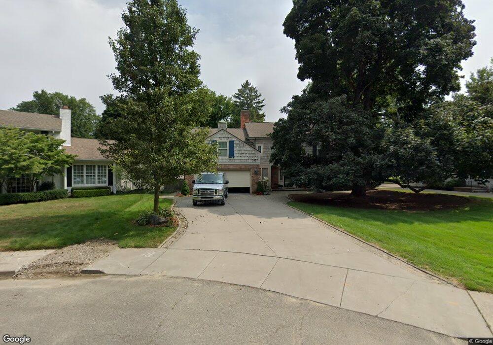 32 Elm Ct, Grosse Pointe Farms, MI 48236 - photo 1