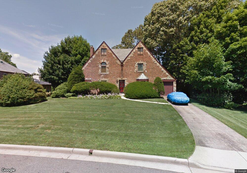 21 Blenheim Dr, Manhasset, NY 11030 - photo 1