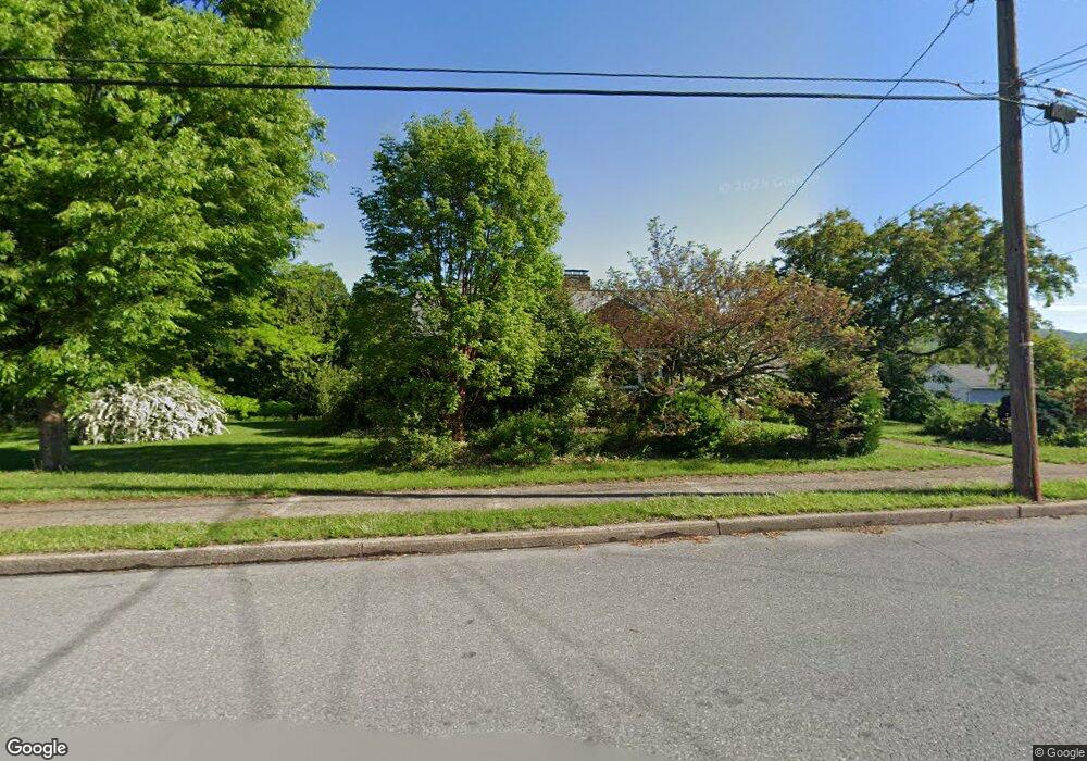 303 Spruce St, Hamburg, PA 19526 - photo 1