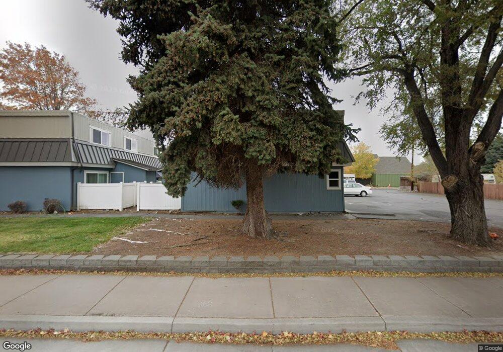 926 SW 12th St, Redmond, OR 97756 - photo 1