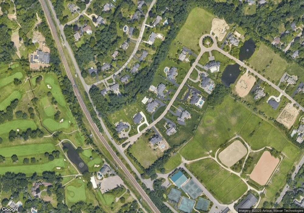 529 Chase Ln, Bloomfield Hills, MI 48304 - photo 1