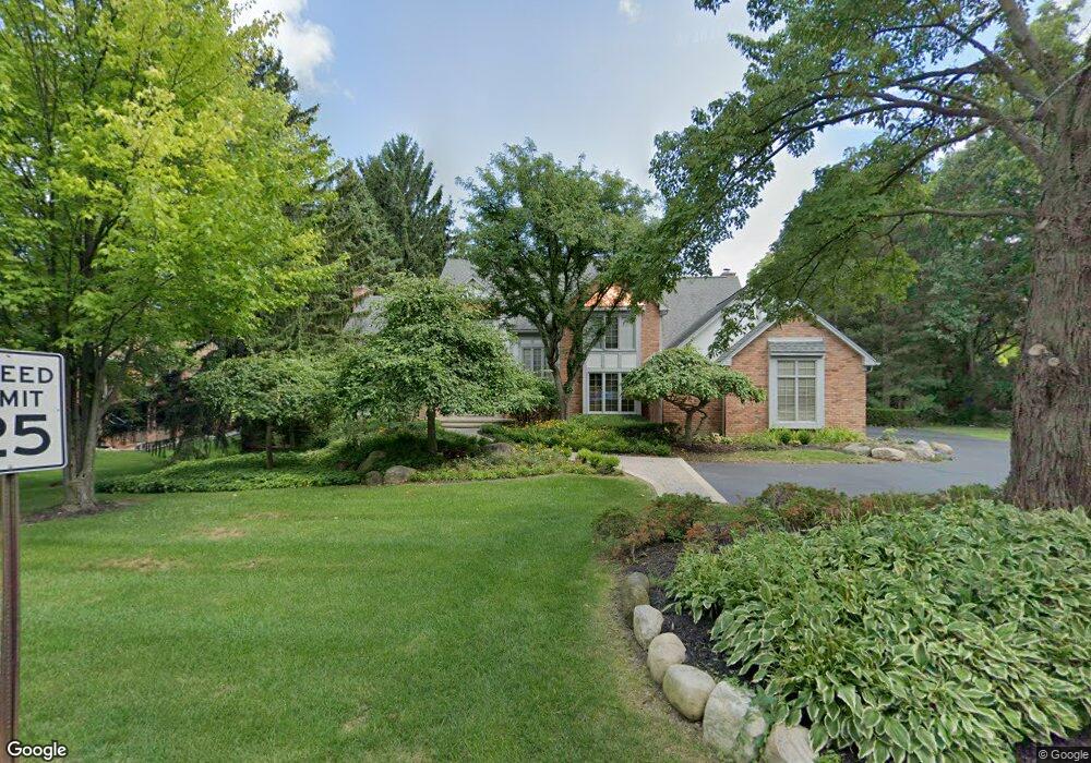 4985 Susans Way, Bloomfield Hills, MI 48302 - photo 1