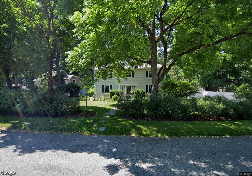 33 Kirkland Cir, Wellesley Hills, MA 02481 - photo 1