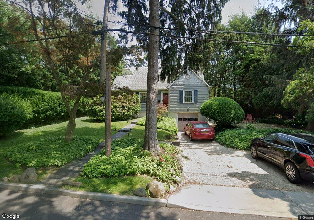 15 Edgewood Ave, Glen Head, NY 11545 - photo 1