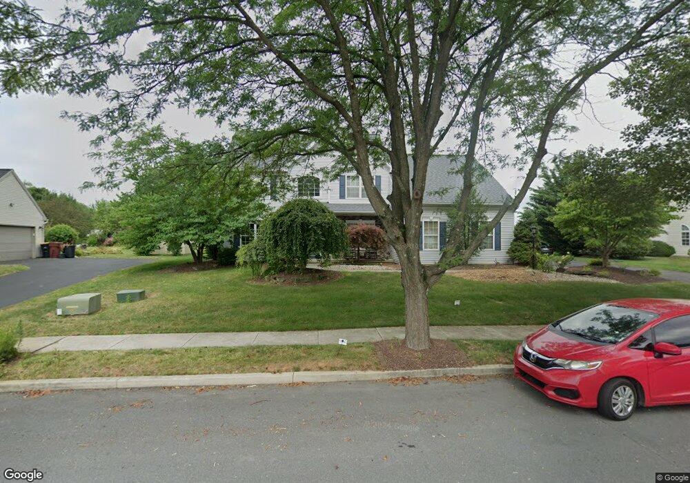 2624 Halleck Dr, Whitehall, PA 18052 - photo 1