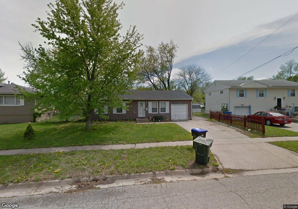 1207 SE 36th St, Topeka, KS 66605 - photo 1
