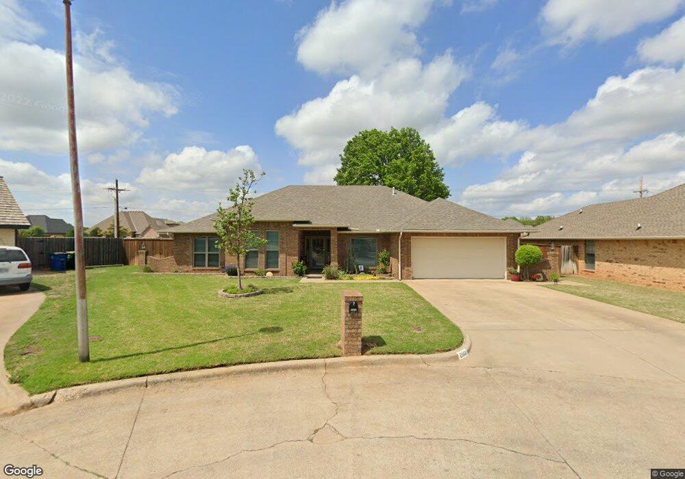 2013 Woodcrest Dr, Duncan, OK 73533 - photo 1