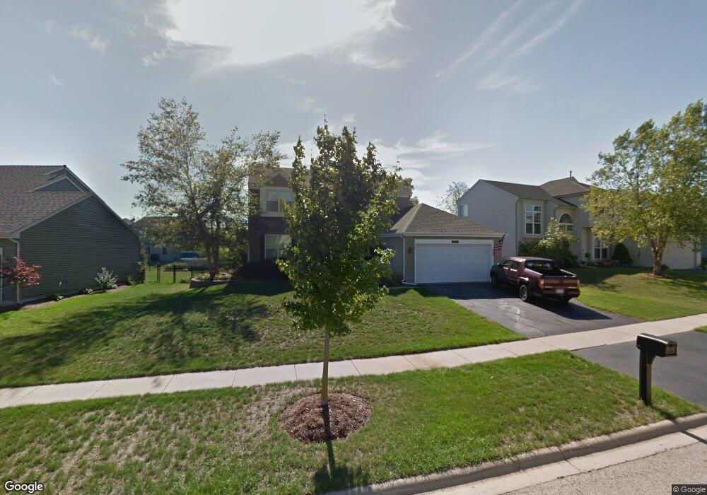 615 Lorree Ln, Lake In the Hills, IL 60156 - photo 1