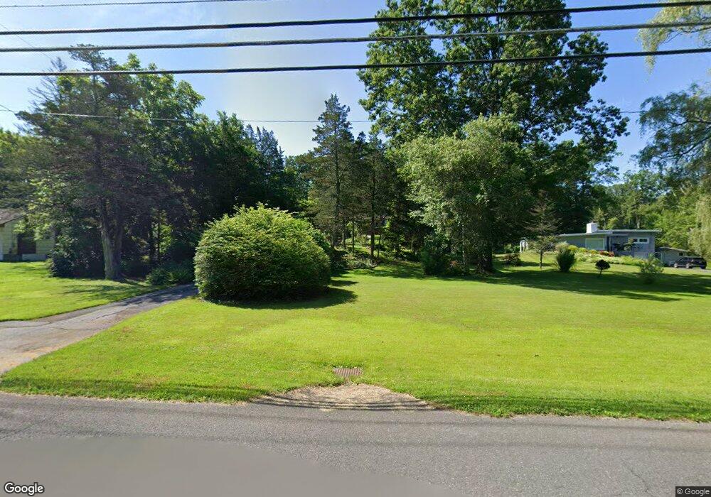 52 White Oaks Rd, Hyde Park, NY 12538 - photo 1