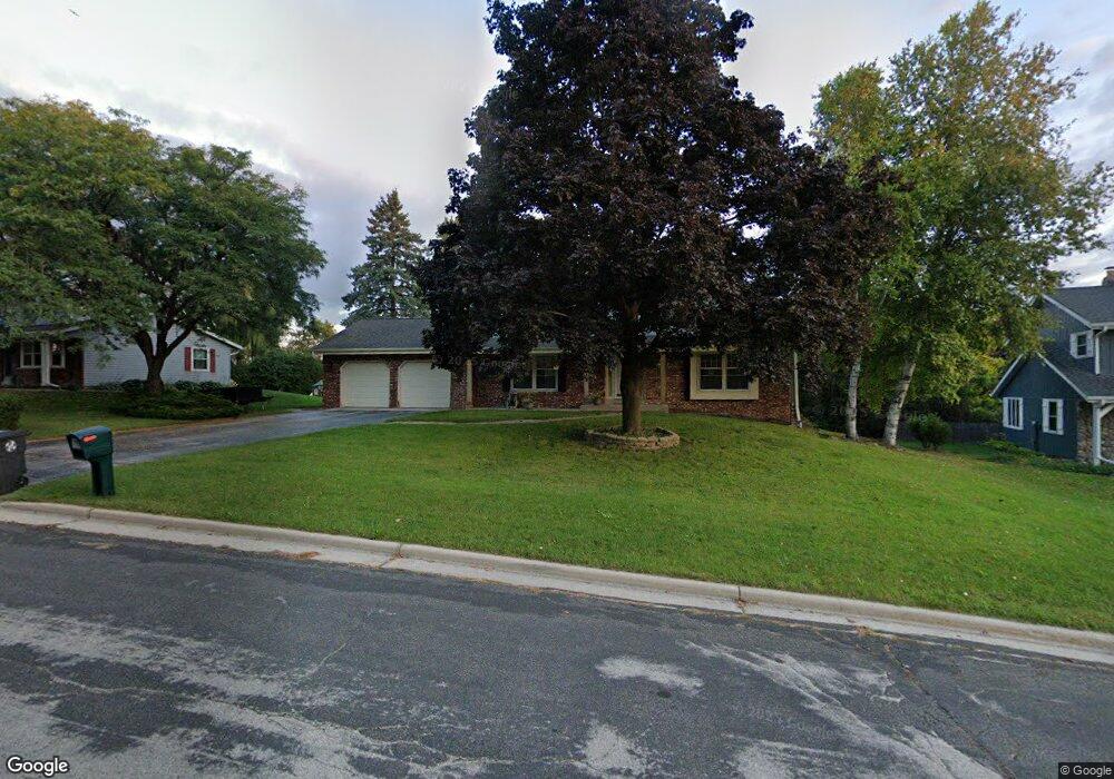 N82W15668 Valley View Dr, Menomonee Falls, WI 53051 - photo 1