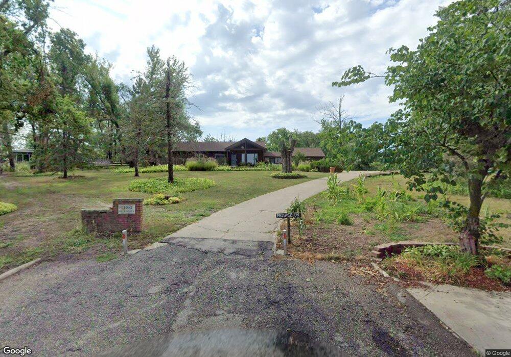 1120 Hill Dr SE, Cedar Rapids, IA 52403 - photo 1