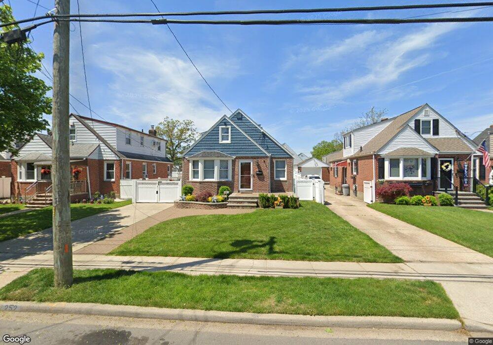 252 Semton Blvd, Franklin Square, NY 11010 - photo 1