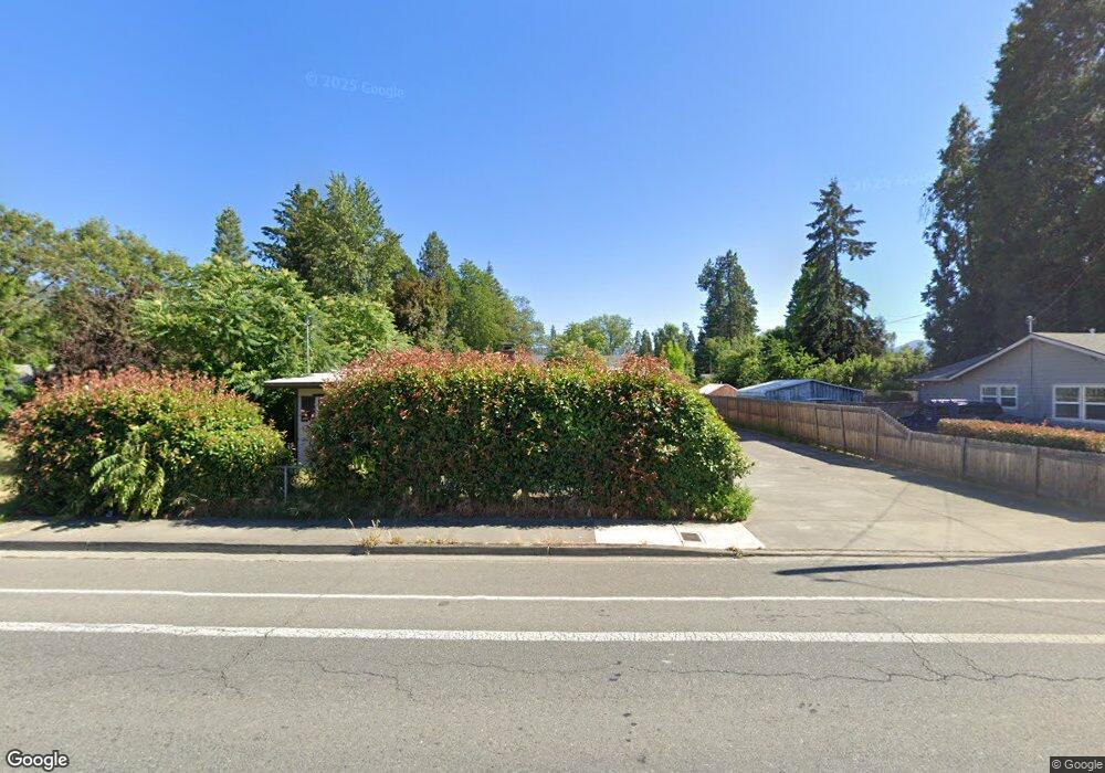 953 SE M St, Grants Pass, OR 97526 - photo 1