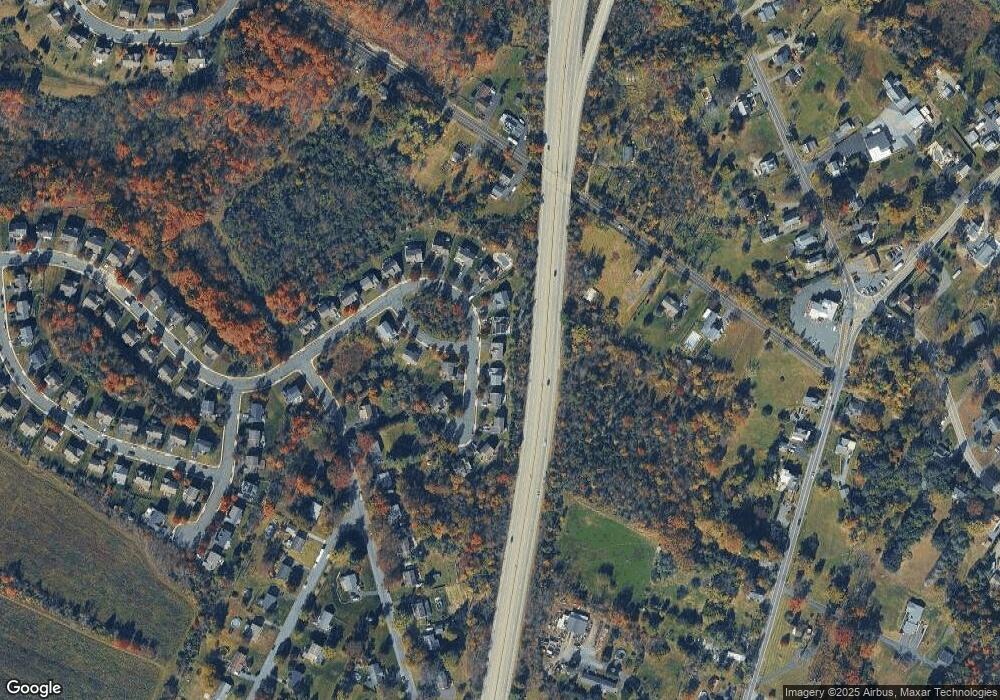 1042 Fallbrook Ln, Pottstown, PA 19464 - photo 1