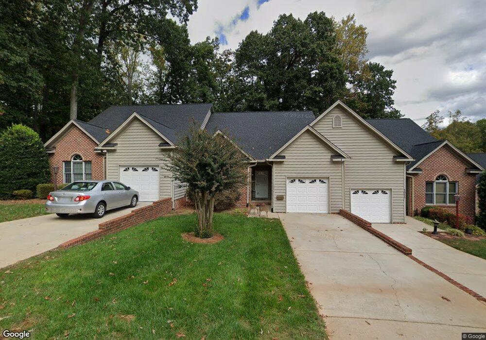 1507 Forest Park Dr unit 1507, Statesville, NC 28677 - photo 1