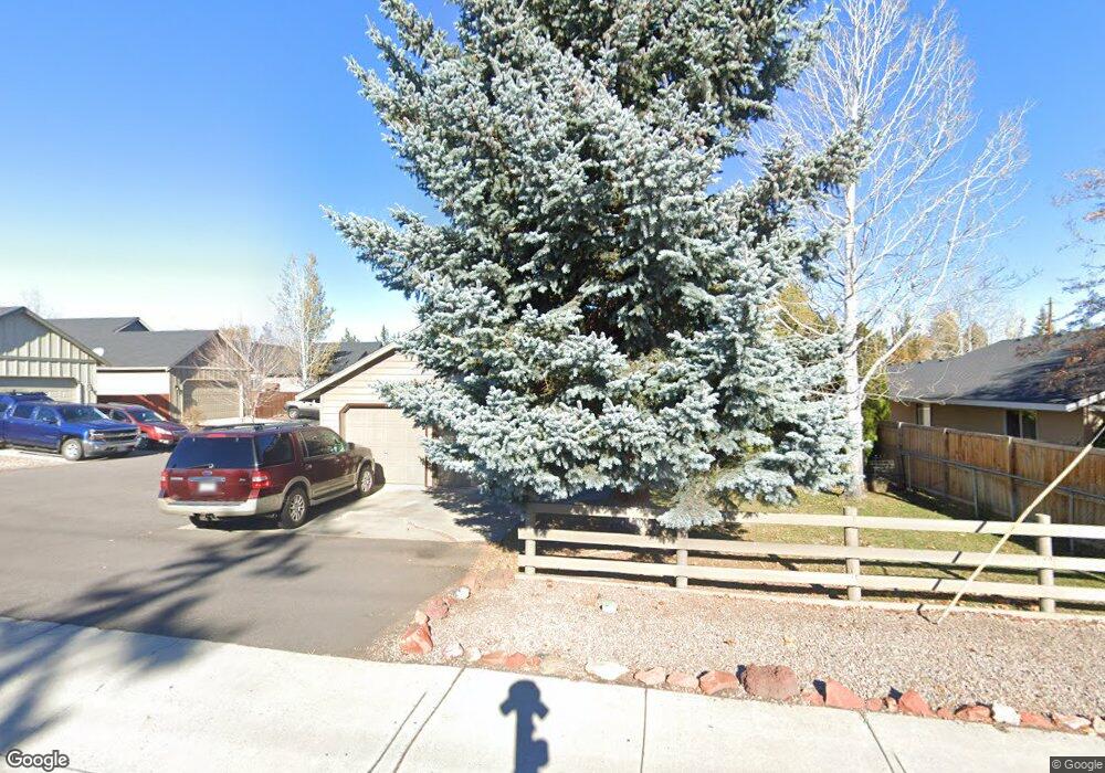 2615 SW Salmon Ave, Redmond, OR 97756 - photo 1