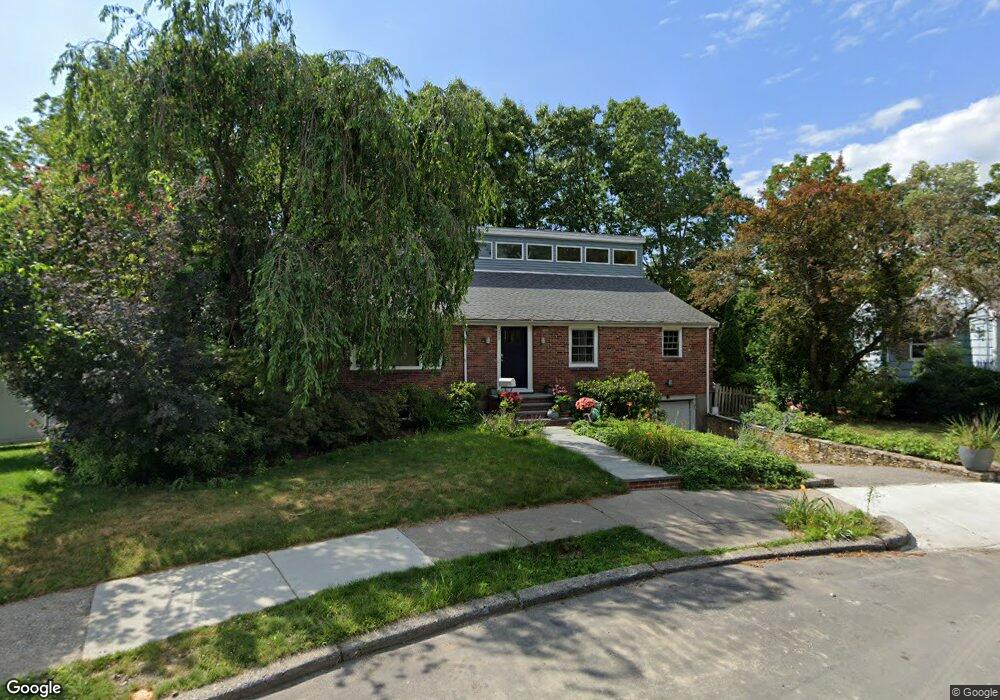 290 Woodcliff Rd, Newton Highlands, MA 02461 - photo 1