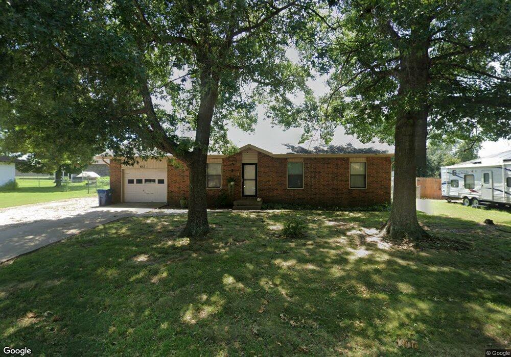 612 E Scott Wayne Dr, Nixa, MO 65714 - photo 1