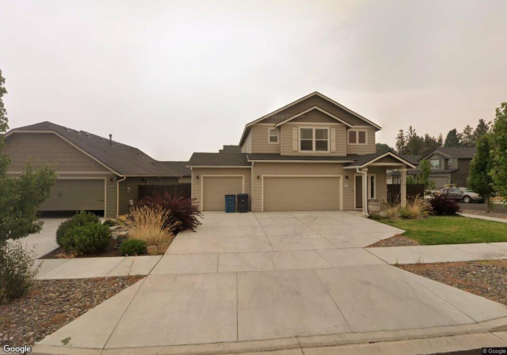 1483 NE Rumgay Ln, Bend, OR 97701 - photo 1
