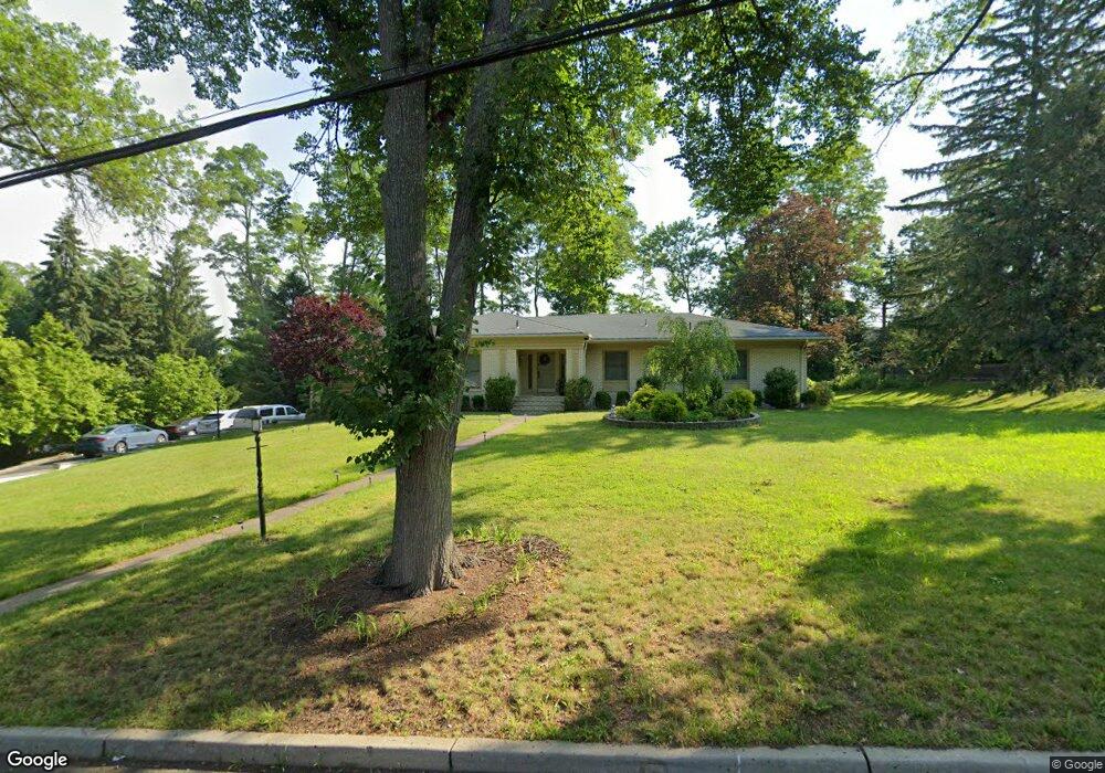 227 Alpine Dr, Paramus, NJ 07652 - photo 1