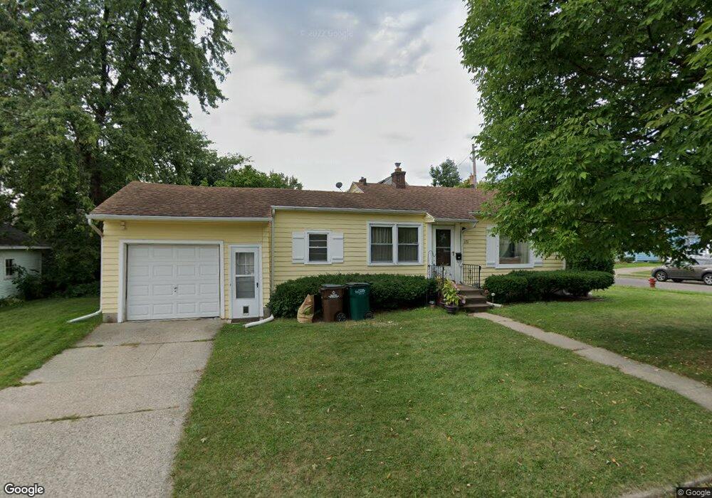 1711 Hyland St, Lansing, MI 48915 - photo 1