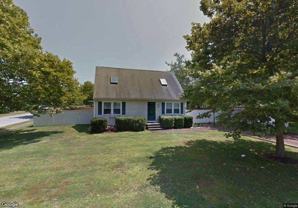 8 Laura Rd, Middletown, RI 02842 - photo 1