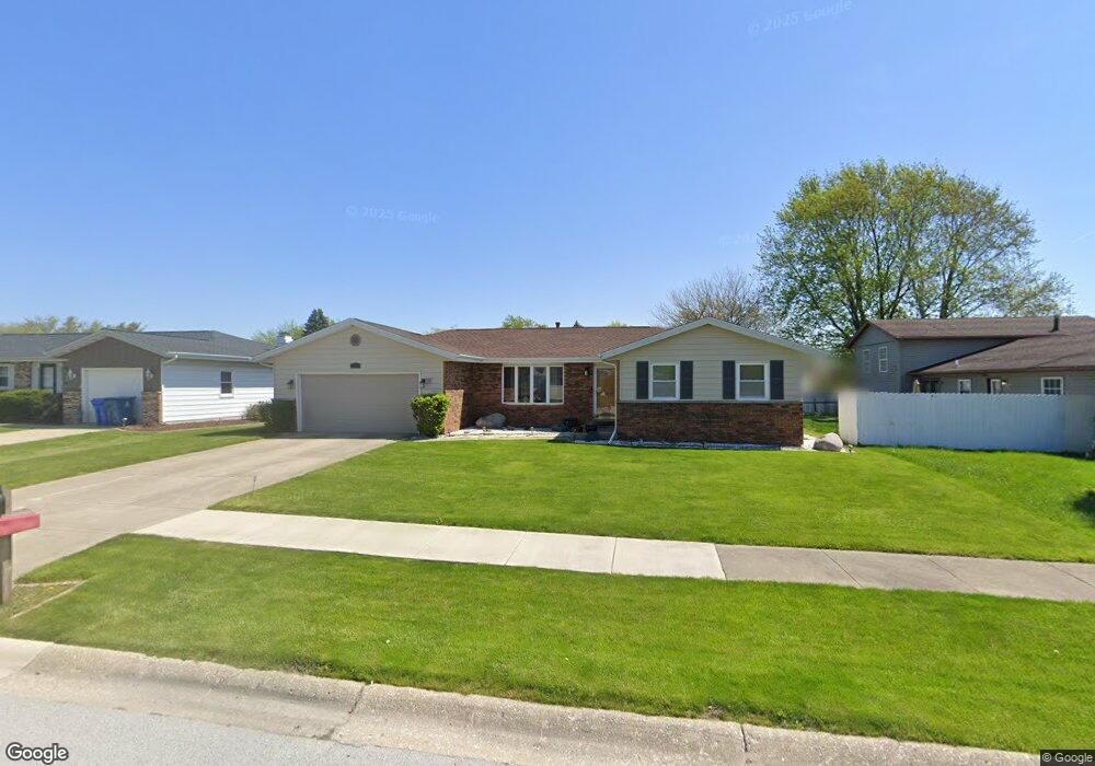9819 Lincoln Ct, Crown Point, IN 46307 - photo 1