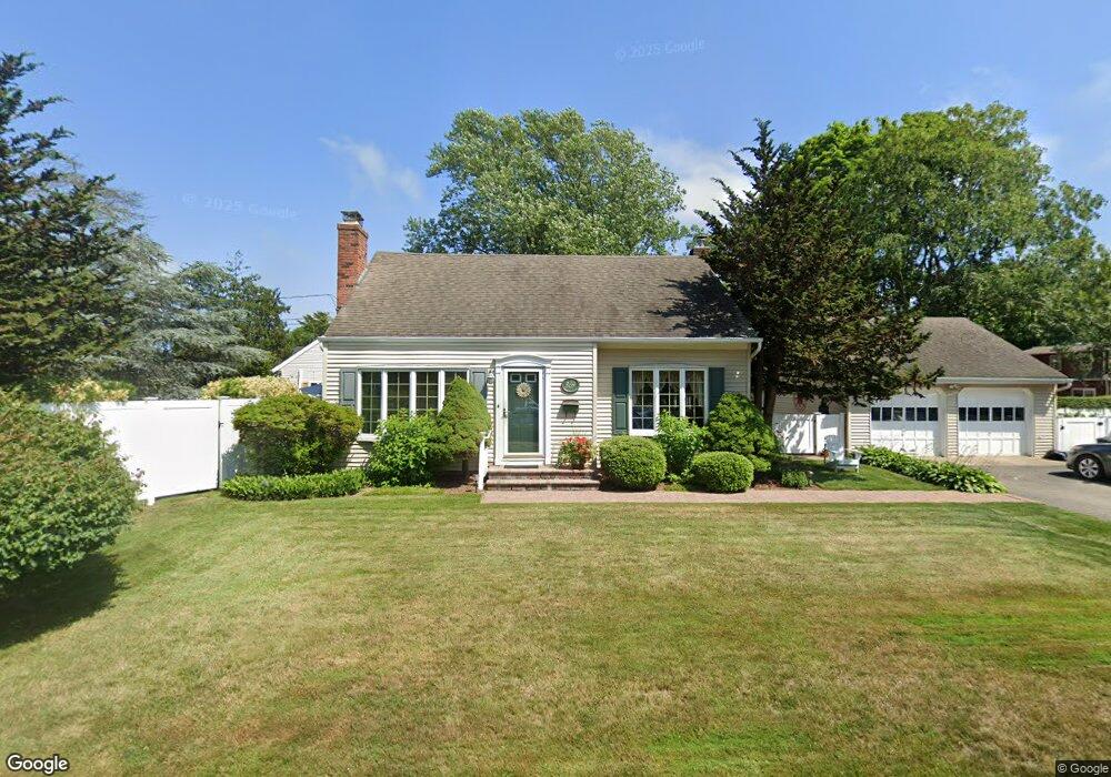 369 Homestead Rd, Bayport, NY 11705 - photo 1