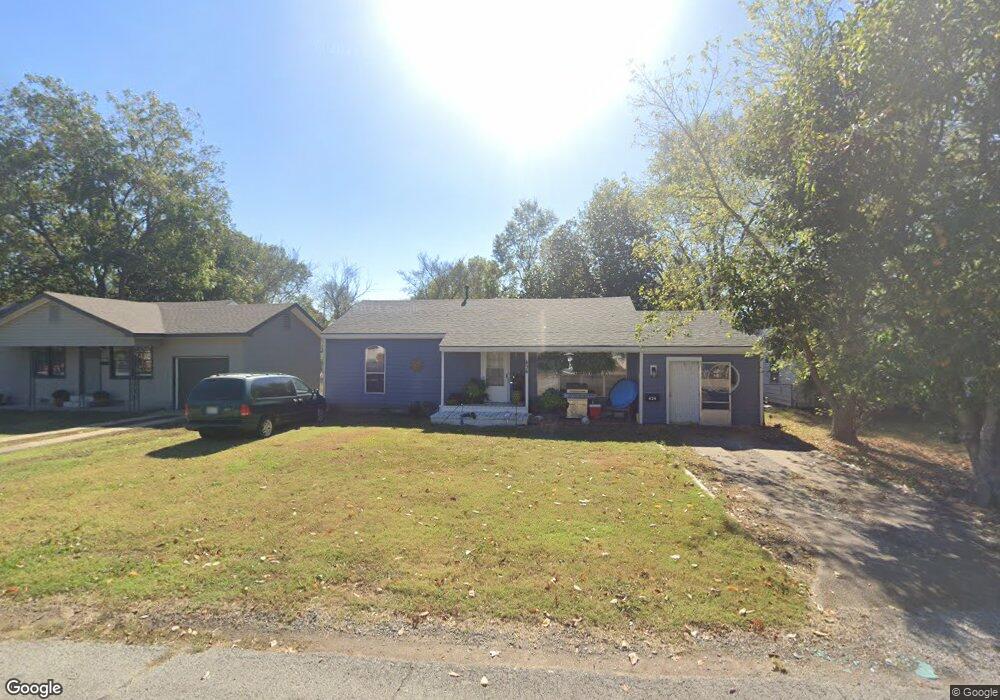 434 E 19th St, Okmulgee, OK 74447 - photo 1