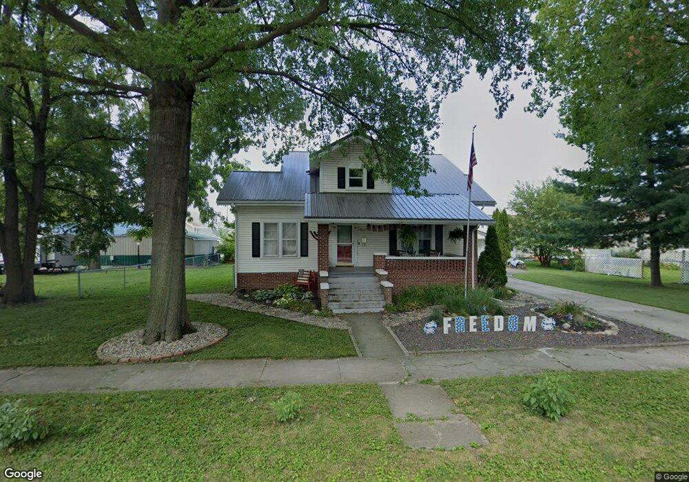 110 W Daggy St, Tuscola, IL 61953 - photo 1