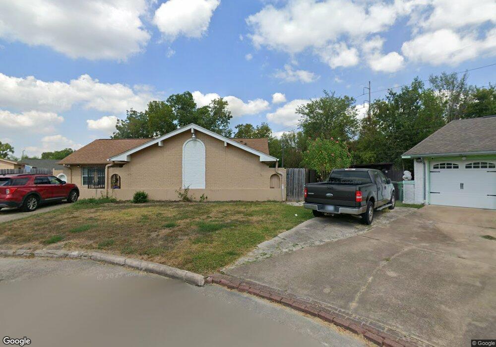 6306 Tall Willow Dr, Houston, TX 77088 - photo 1