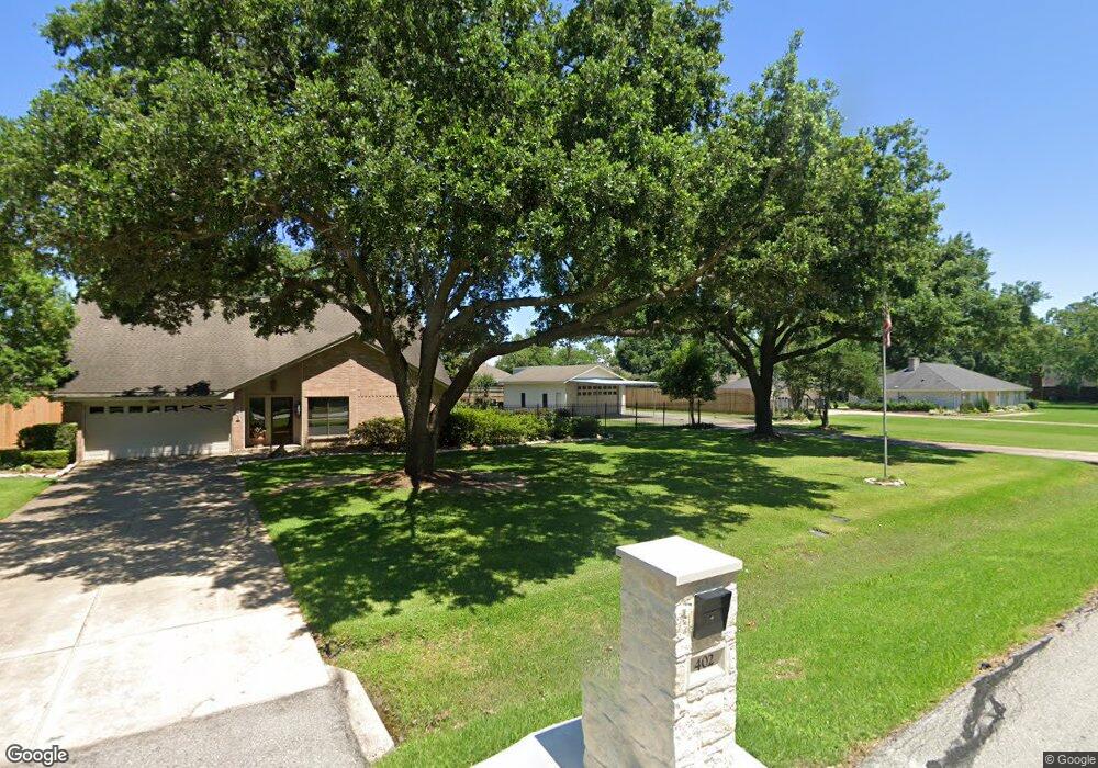402 N Clear Creek Dr, Friendswood, TX 77546 - photo 1