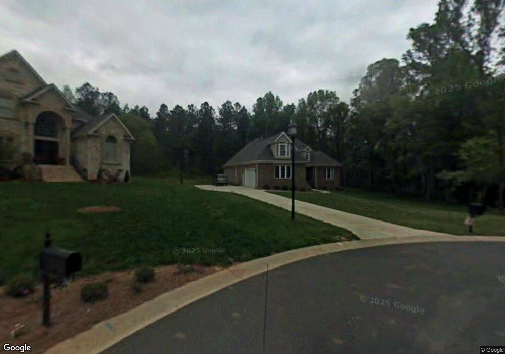 450 Crowders Bluff Ct, Clover, SC 29710 - photo 1