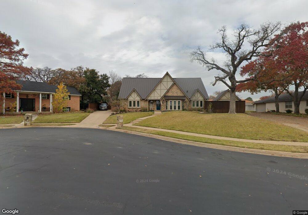 405 Blue Jay Ct, Bedford, TX 76021 - photo 1