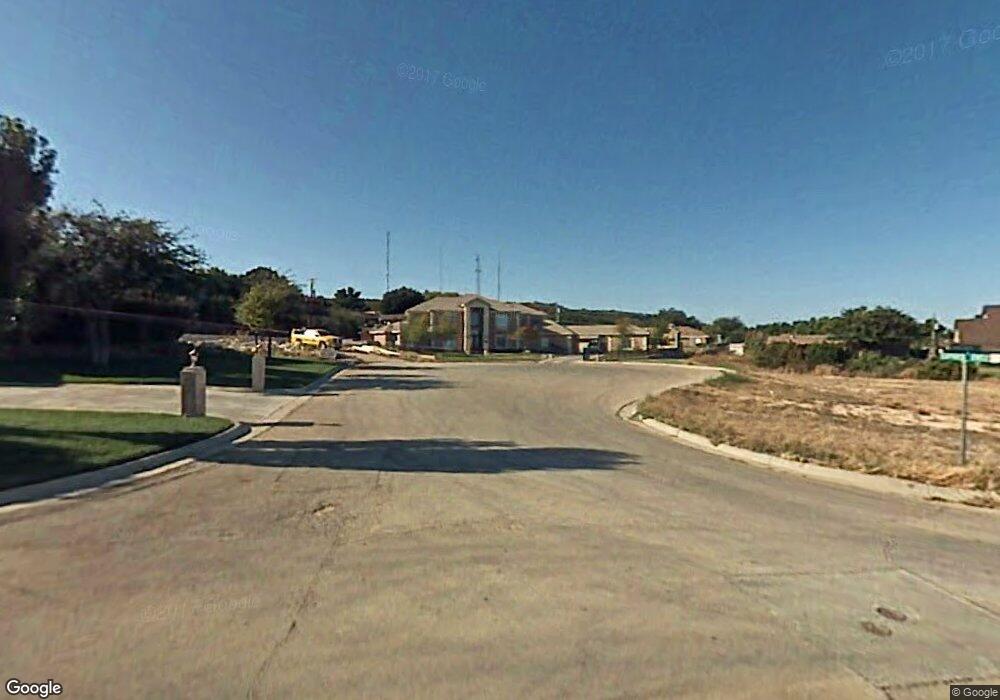 710 Caprock Dr, Big Spring, TX 79720 - photo 1